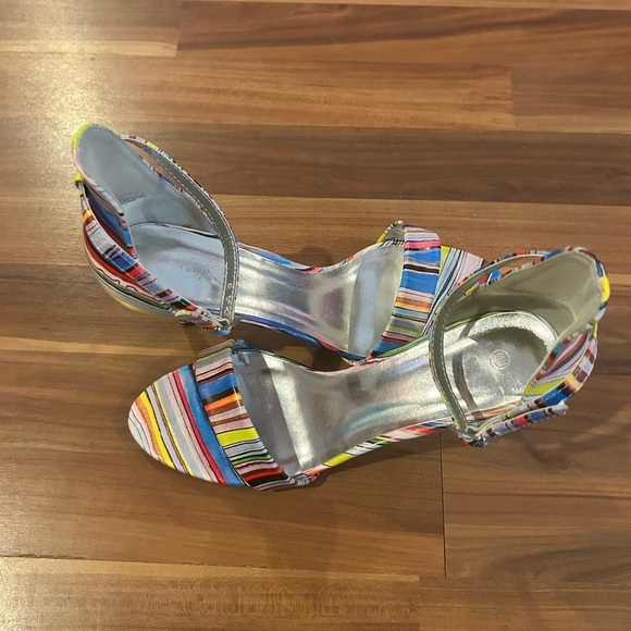 Heels - Picture 3 of 6